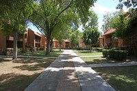 Building Photo - Oakridge Apartments in Phoenix, Arizona