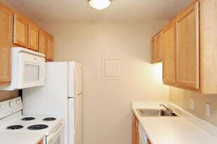 Foxwood Apartments