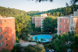 Rivercliff Apartments