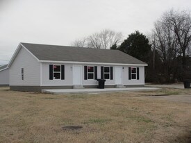 814 Pembroke Oak Grove Rd Oak Grove KY Apartments