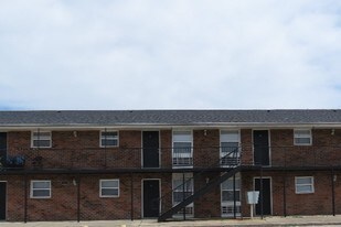 715 Princeton Pkwy Apartments