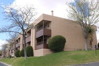 Puerta del Sol Apartments