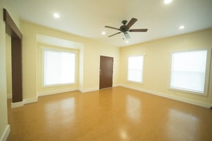 1301 E 108th St Apartments