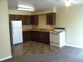 108-112 SE 6th St College Place WA Apartments