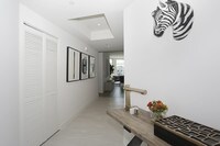 Interior Photo - Wilshire Margot Apartments in Los Angeles, California