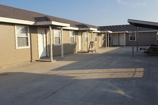 2872 Memorial Jr High Dr Eagle Pass TX Apartments