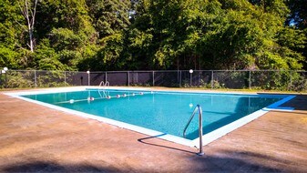 213 Green Park Dr