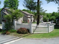 Coach n Four Manor Apartments