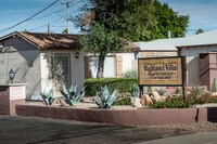 Building Photo - Highland Villa Apartments in Phoenix, Arizona