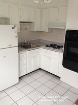 4900 Mulford St Skokie IL Apartments