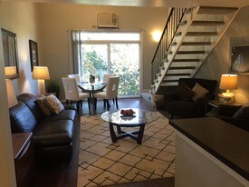 146 Walnut Ave St. Charles IL Apartments