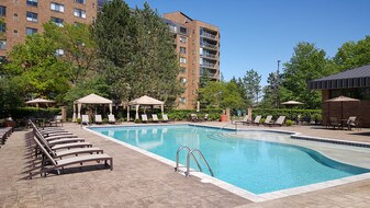 Four Seasons Apartamentos