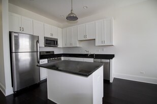 2500 Green Bay Rd Evanston IL Apartments