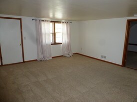 2954 Thinnes St Apartments