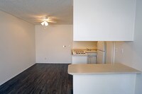 Building Photo - Villa Verde Apartments in Encino, California