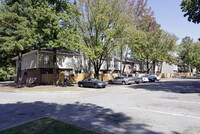 Rivergrove Townhomes Apartments