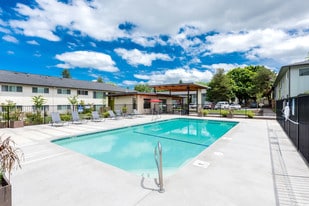 The Groves Apartments