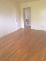 189-05 Henderson Ave Queens NY Apartments