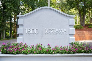 1800 Vestavia Apartments