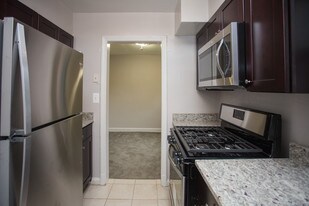 Capitol Square Apartments
