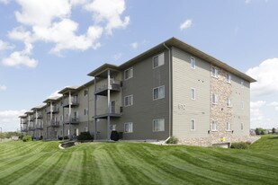 Paramount Estates & Paramount Place Apartments