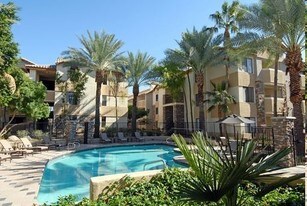 The Dakota At Camelback Apartments