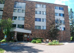 Hillside Manor East Apartments