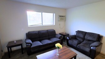 604 Hillview Dr Normal IL Apartments