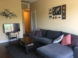 11479 Tiara St Apartamentos