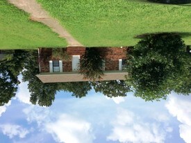 902 Hillwood Dr Murray KY Apartments