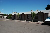 Building Photo - Highland Villa Apartments in Phoenix, Arizona