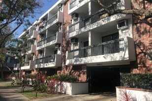 Studio Arnaz Apartments