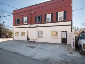 32 Brookside Cir Apartments