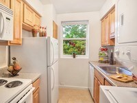 Building Photo - Lehigh Square Apartments in Allentown, Pennsylvania