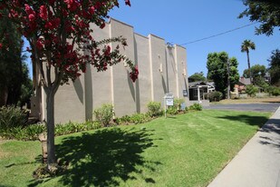 567 N Holliston Ave Pasadena CA Apartments