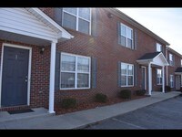 Broadway Townhomes Apartments