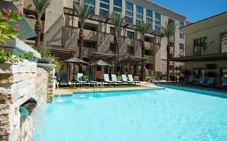 Biltmore at Camelback Apartments