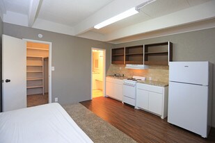 The Square at South Overton Apartments