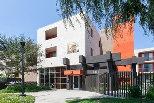 California Villages in Valley Village Apartments