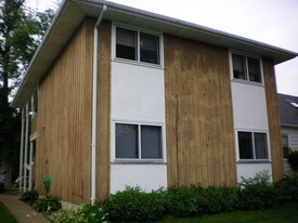 1169 W Pleasant St Freeport IL Apartments