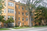 902-910 N Austin Blvd Apartments