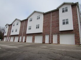 104 Viren Ln Waynesville MO