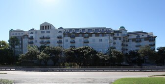 Bayou On The Bend Apartments