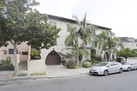 Building Photo - 1939 N Kenmore Ave Apartments in Los Angeles, California