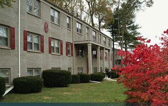 132 W Pulteney St Apartments
