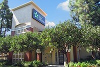 Furnished Studio – Los Angeles - LAX Airpo...