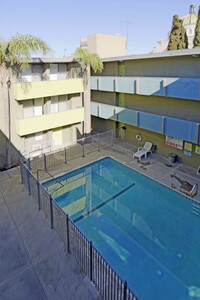 Building Photo - Mardette Apartments in Los Angeles, California