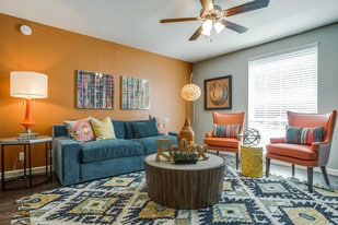 Xander Apartments