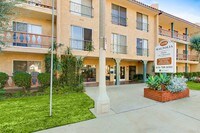 Building Photo - Magnolia Apartments in Sherman Oaks, California