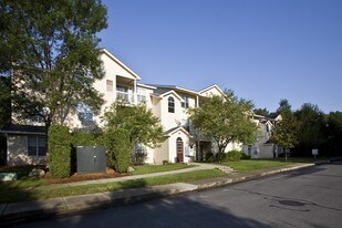 Woodfield Commons Apartments